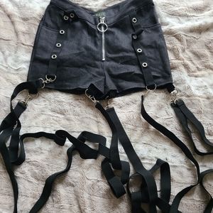 Black shorts with long strapps